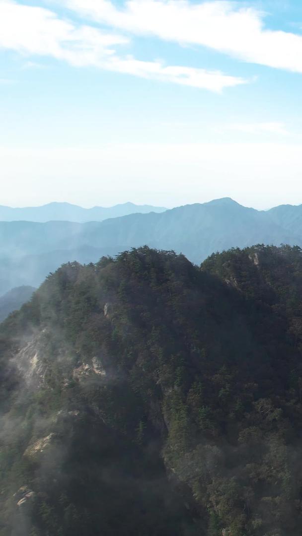洛阳白云山景区航拍5A云雾中励志峰视频视频的预览图