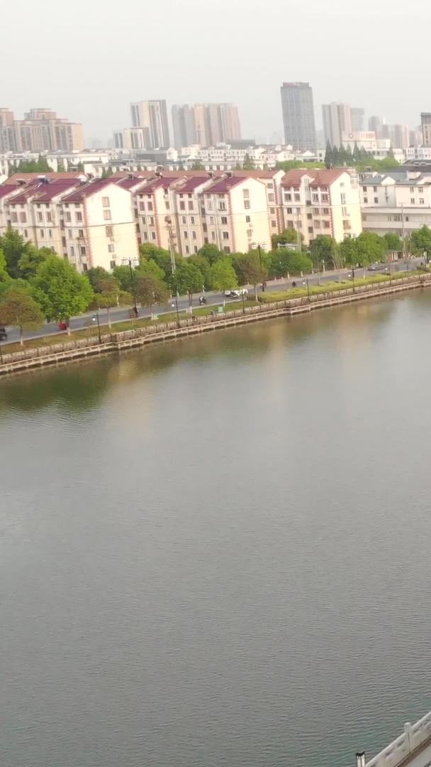 城市护城河航拍视频的预览图