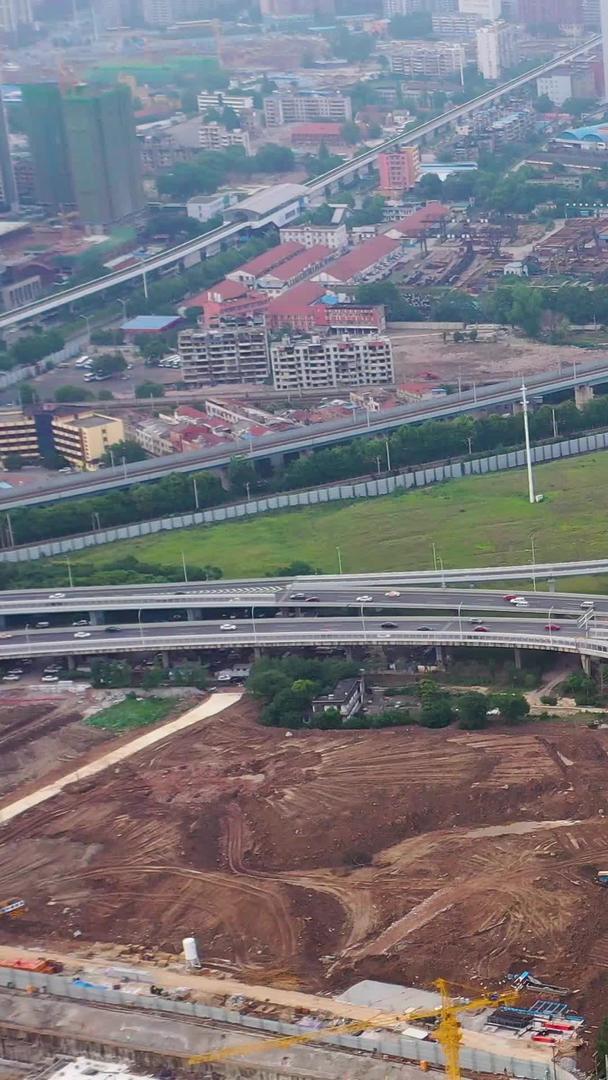 武汉三环线航拍错综复杂立交桥交通视频的预览图