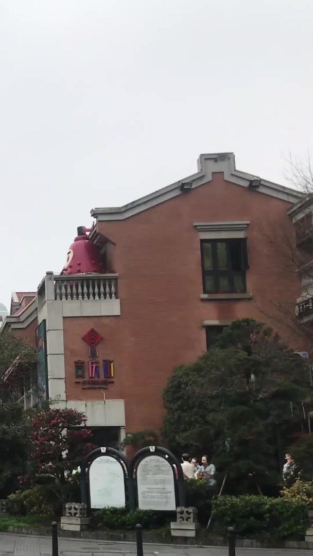 疫情期间武汉没有人的地标吉庆街美食街视频的预览图