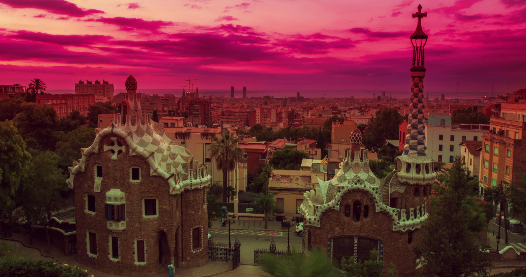 日出时的城市风景公园巴塞罗那地标视频的预览图
