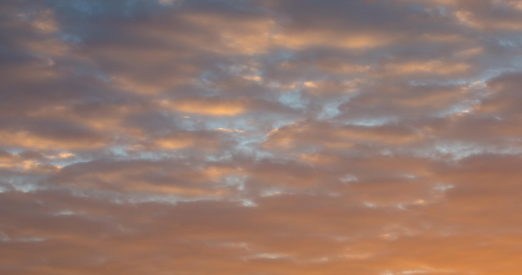 自然风景阳光洒在白云上面空镜头背景素材4K视频的预览图