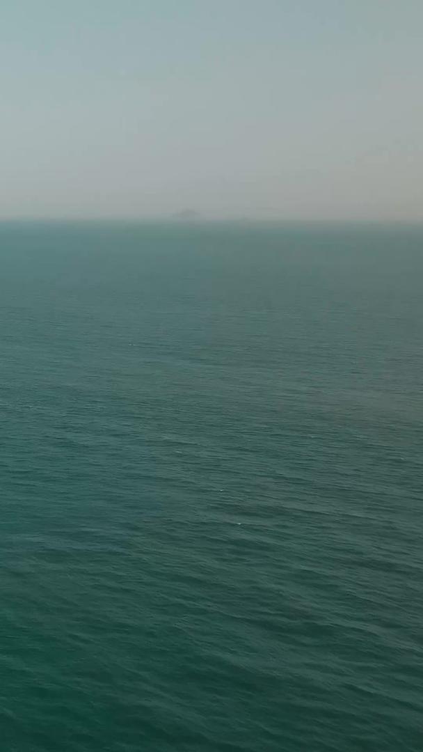 青岛著名景点奥帆基地灯塔航拍视频的预览图