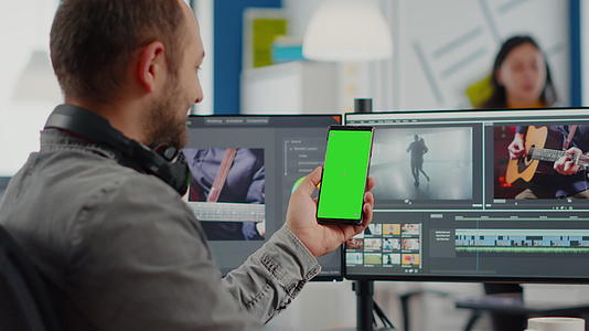 绿屏智能手机用于垂直视频视频的预览图