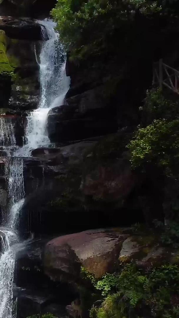 响水滩瀑布景区航拍视频的预览图