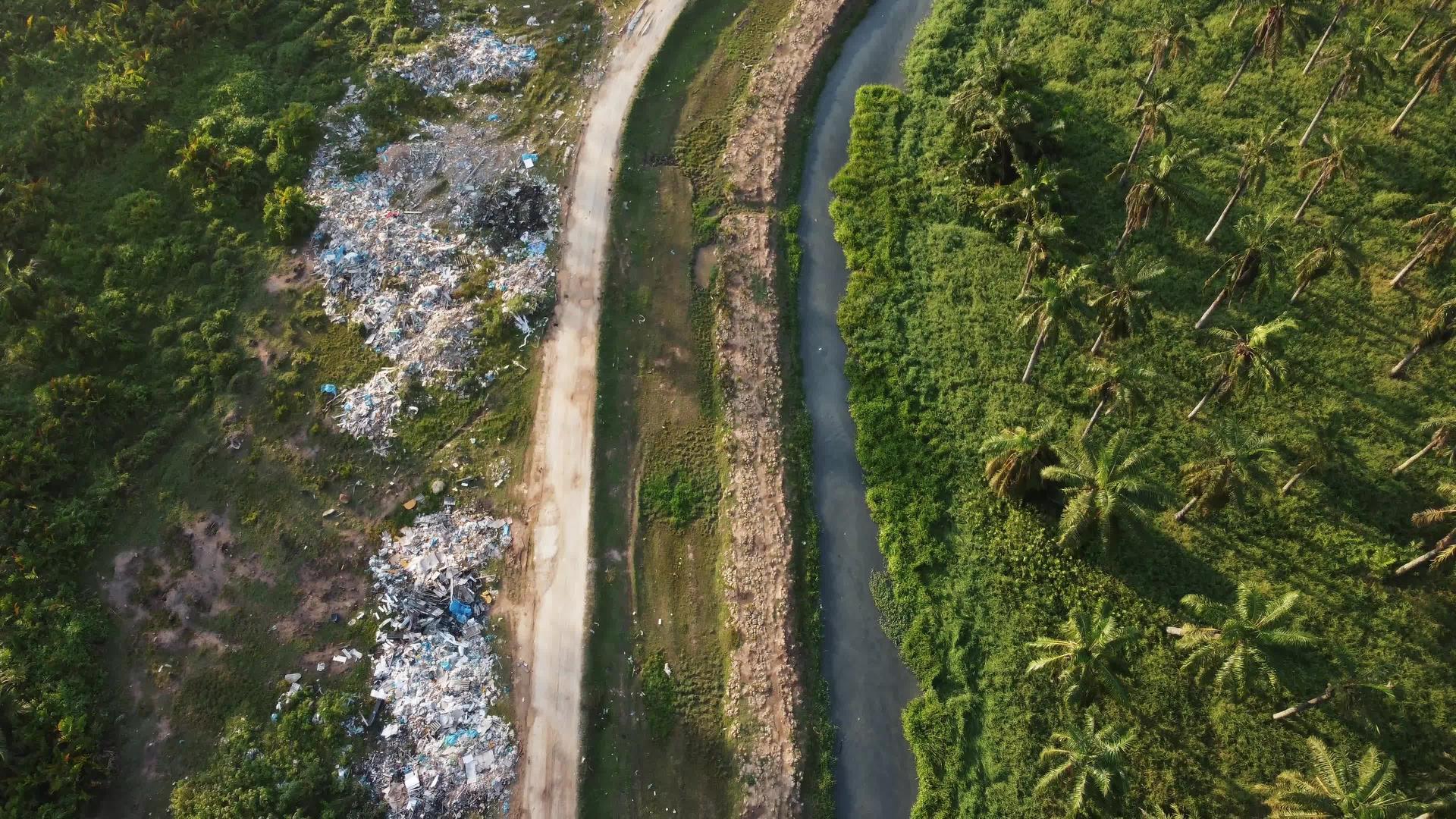农村地区附近的工业废物污染问题视频的预览图