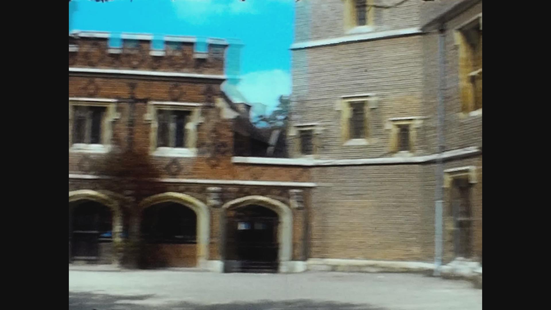 联合王国埃顿大学建于1974年视频的预览图