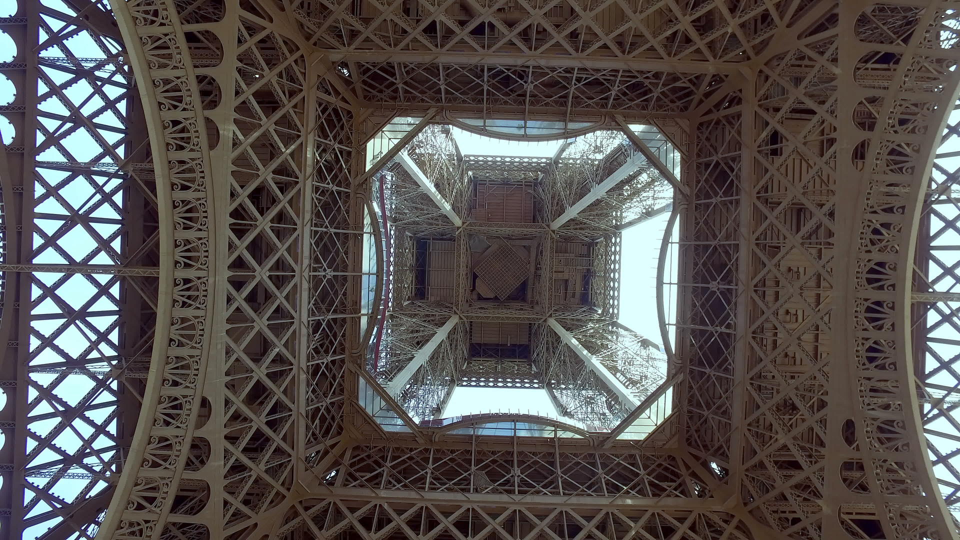 埃菲尔塔是法国巴黎的观光旅游地标视频的预览图