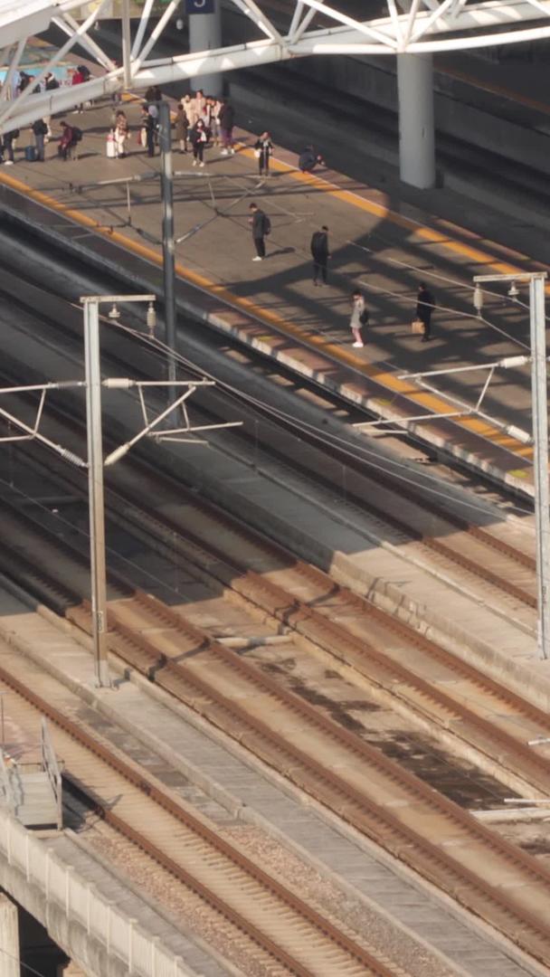 高速铁路复兴号穿梭延迟视频的预览图