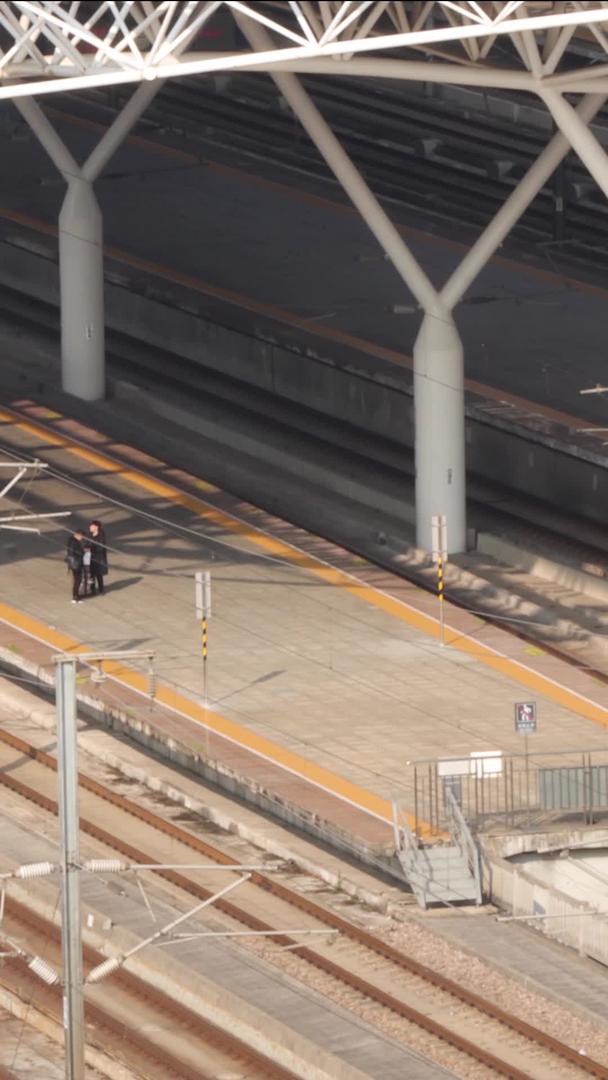 高速铁路复兴号穿梭延迟视频的预览图