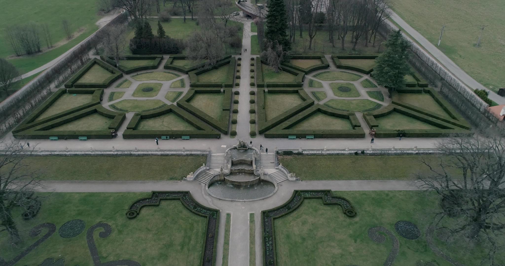 城堡花园视频的预览图
