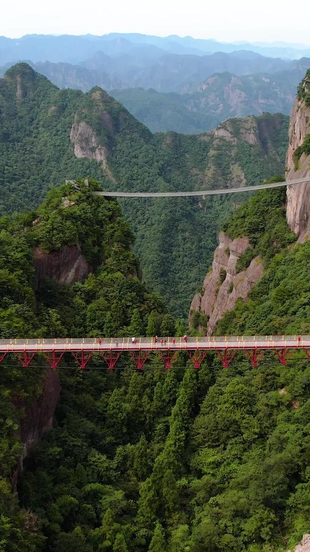 南天桥和南海桥的航拍5A浙江神仙居景区视频视频的预览图