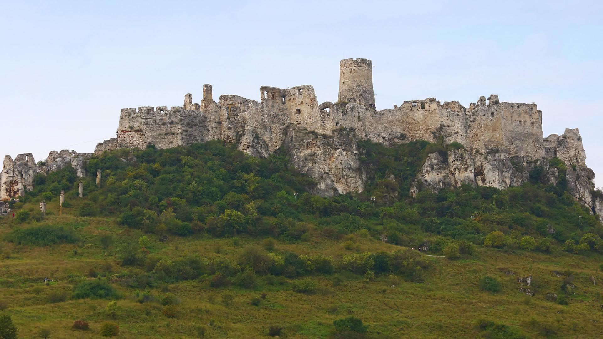 斯洛瓦基亚的城堡废墟视频的预览图