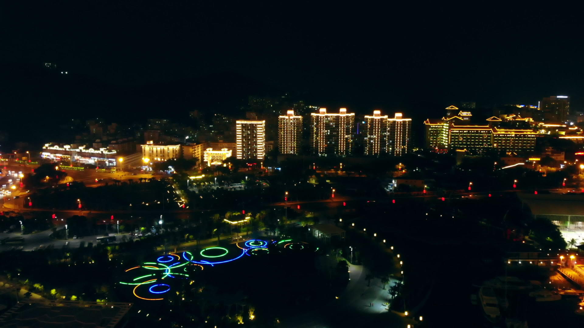 晚上的城镇顶端风景视频的预览图