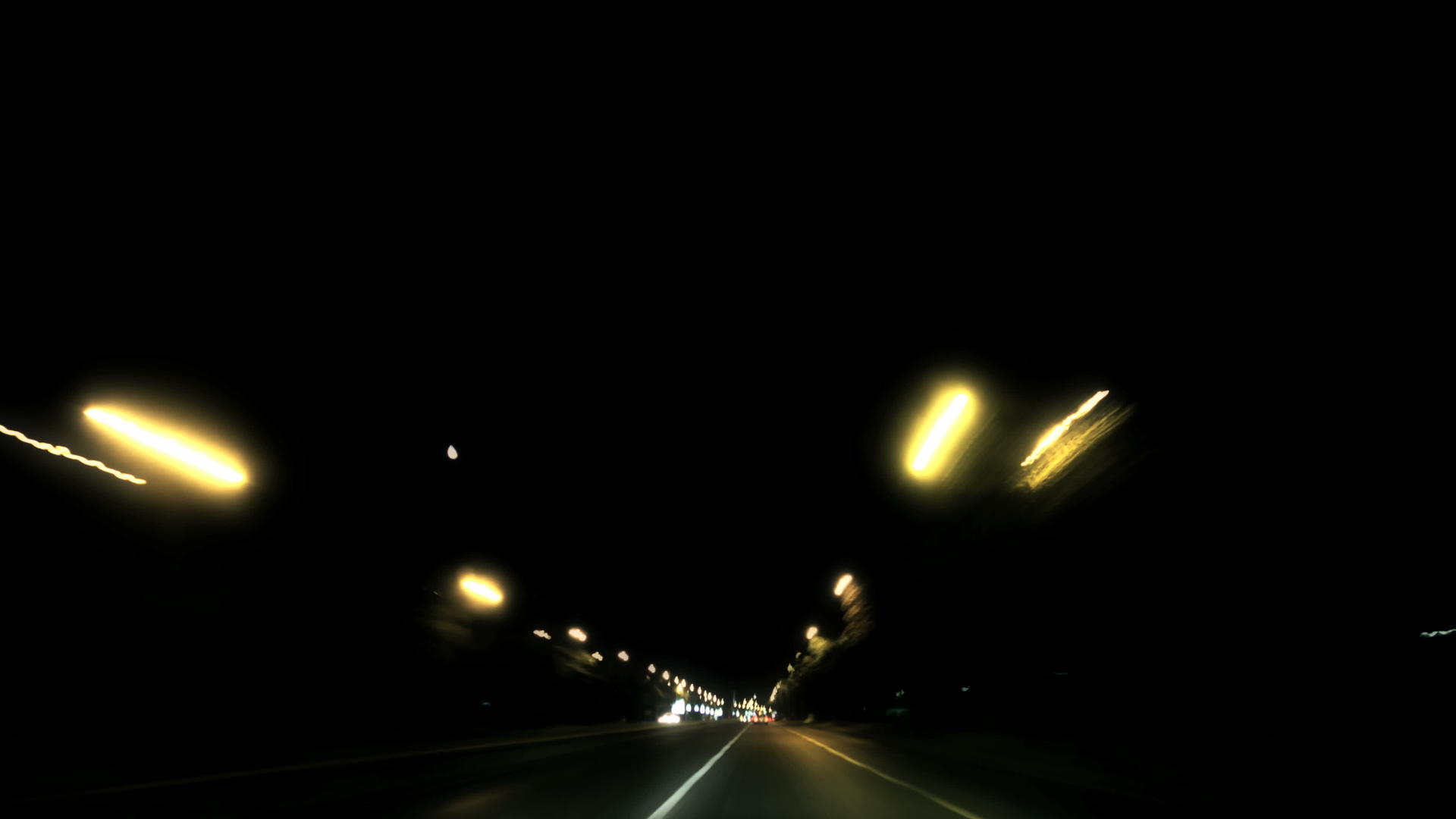 城市交通灯夜间4公里视频的预览图