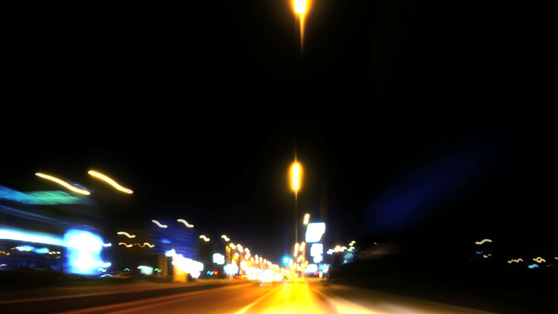 城市夜间交通流量时差视频的预览图