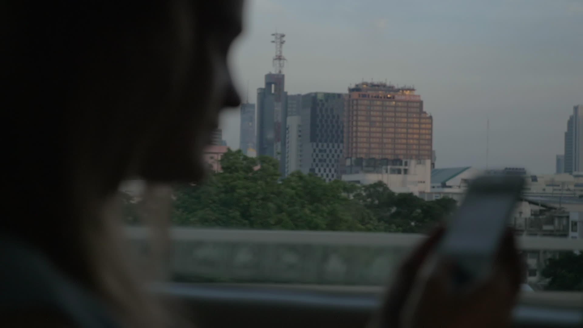 泰国曼谷乘坐公共汽车视频的预览图