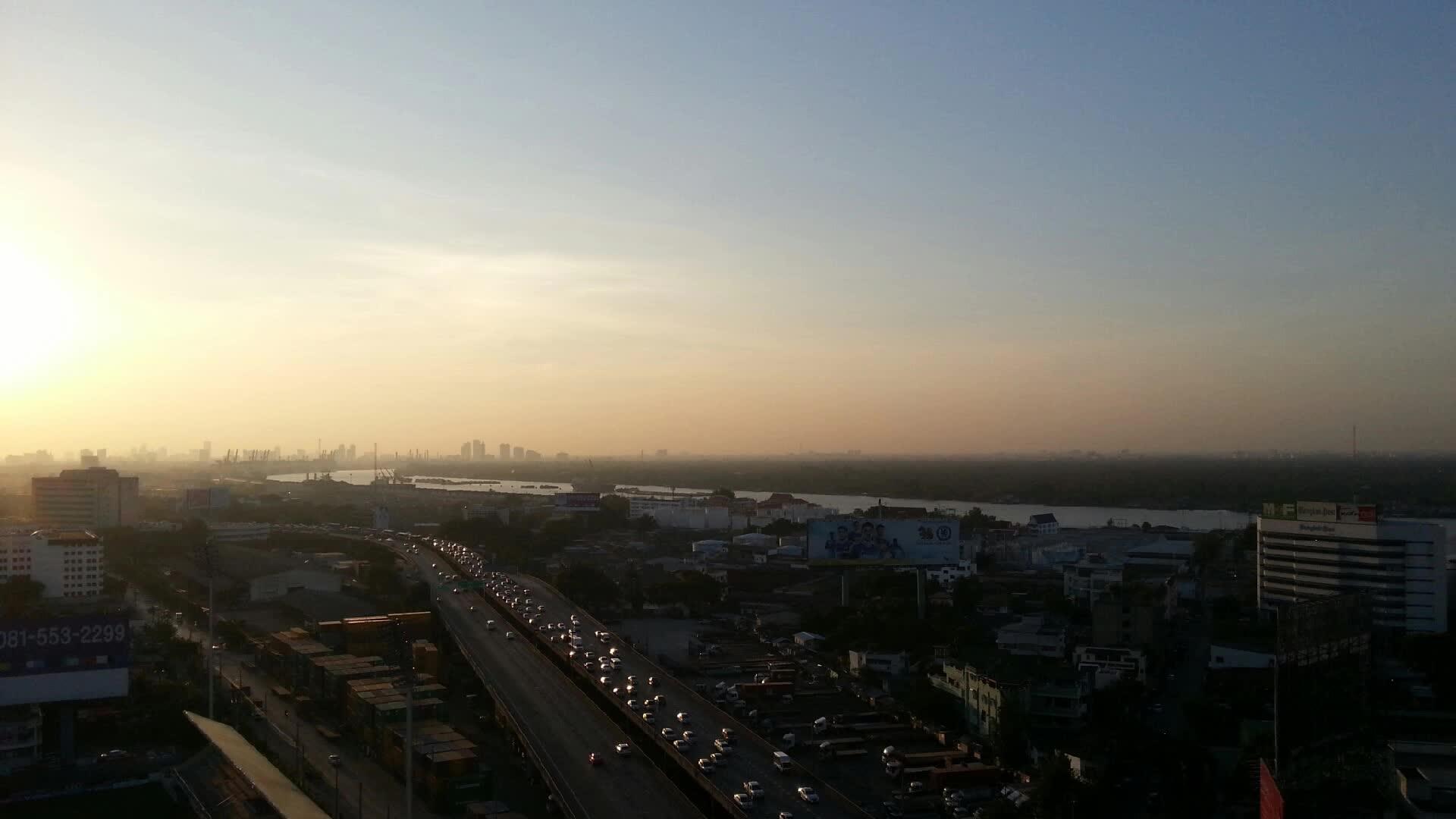 在Bangkok市的阳光下视频的预览图