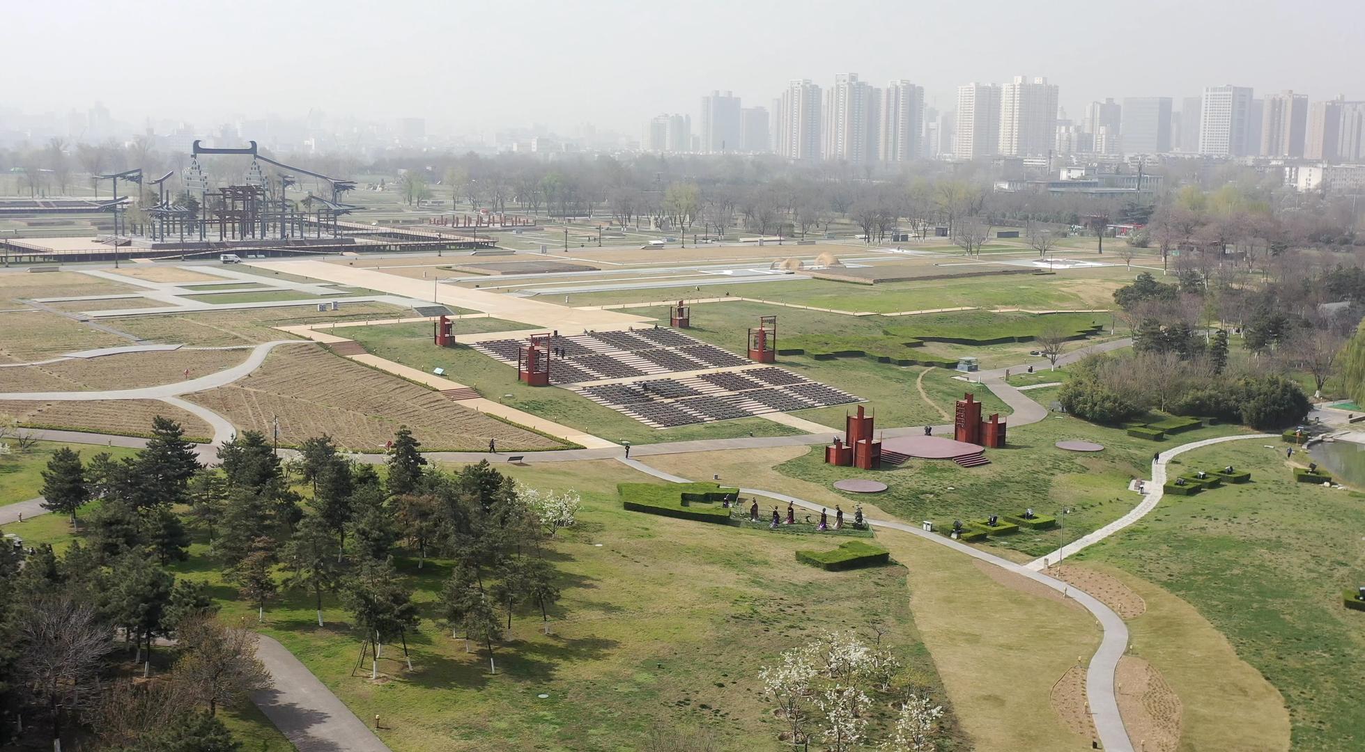 西安大明宫国家遗址公园航拍4K视频视频的预览图