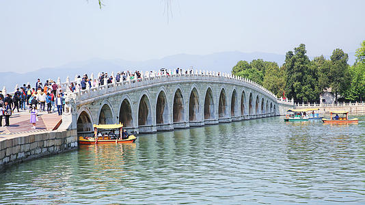 北京颐和园十七孔桥视频的预览图