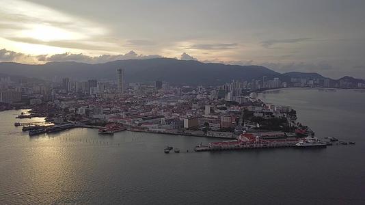 观景岛在日落时空视频的预览图