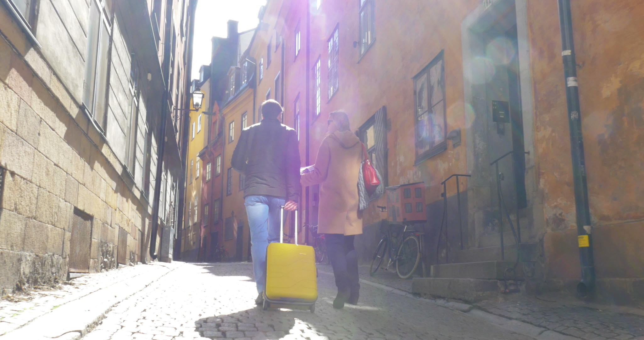 在古老的Stashholm镇旅游步行视频的预览图