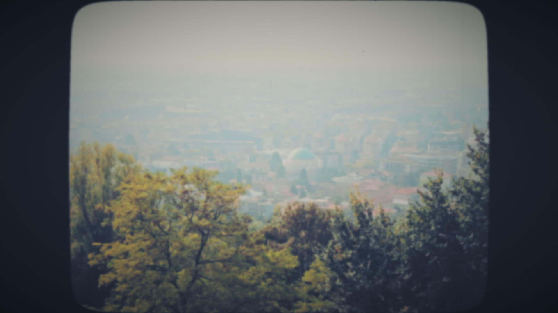 山上一座古城的上角视频的预览图