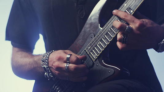 摇滚吉他演奏摇滚音乐视频的预览图