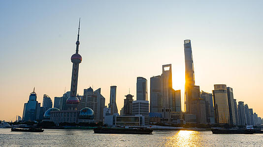 8K移动延时上海北外滩早晨阳光视频的预览图