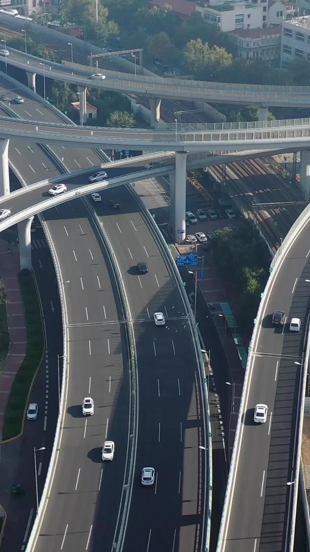青岛城市交通立交桥航拍实拍视频的预览图