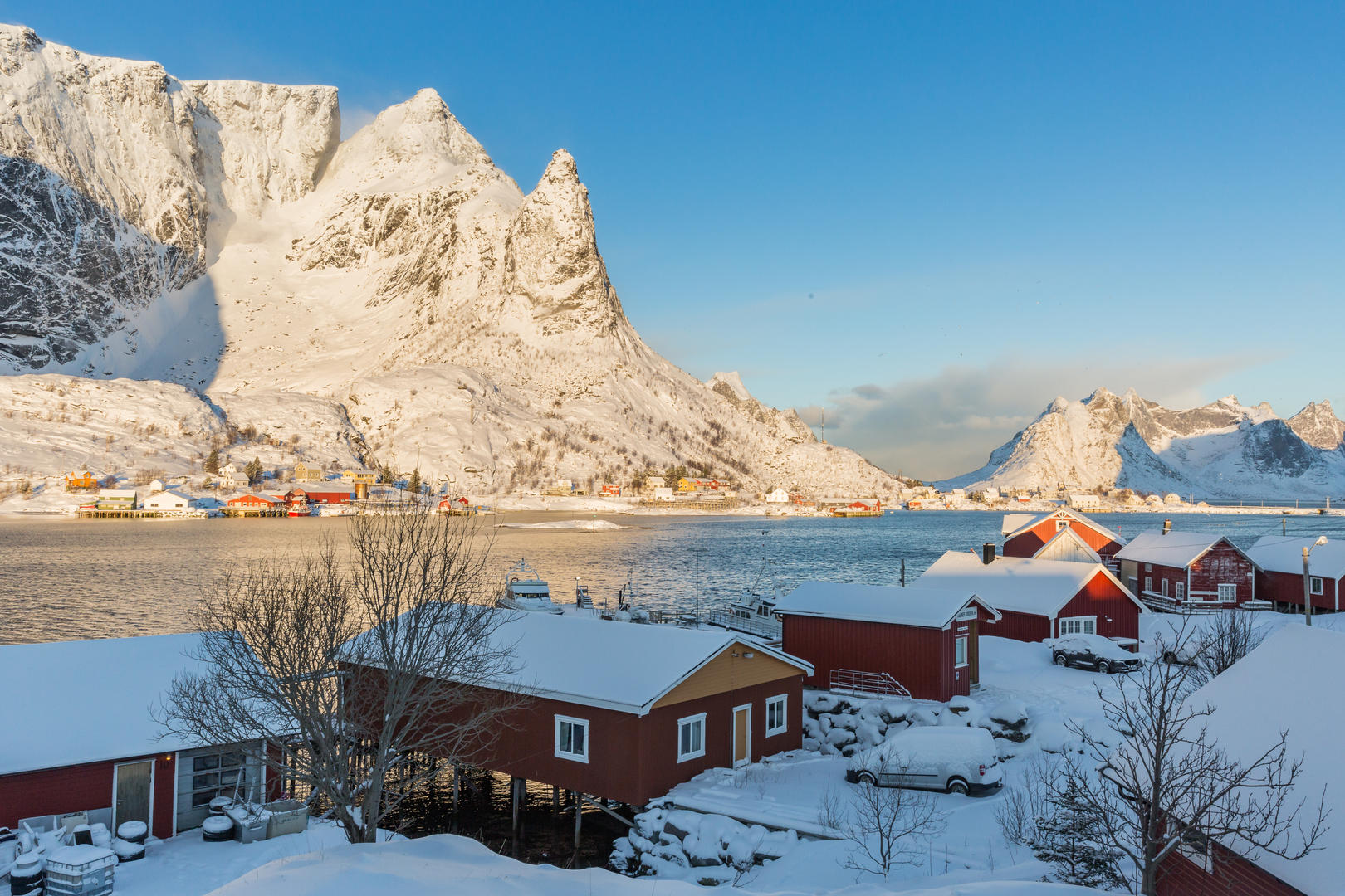 北欧挪威冬季罗弗敦群岛自然风光视频的预览图