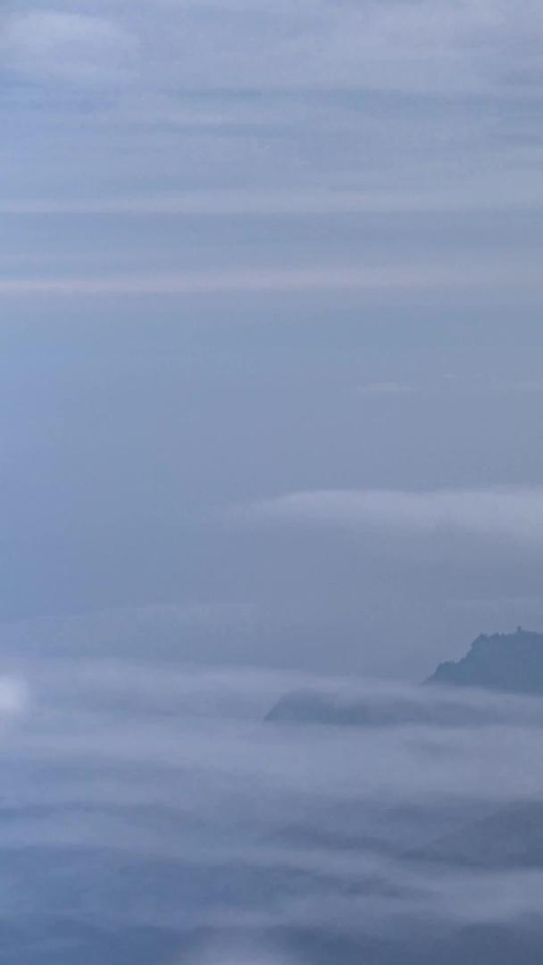 雪山山顶的云海延迟视频的预览图