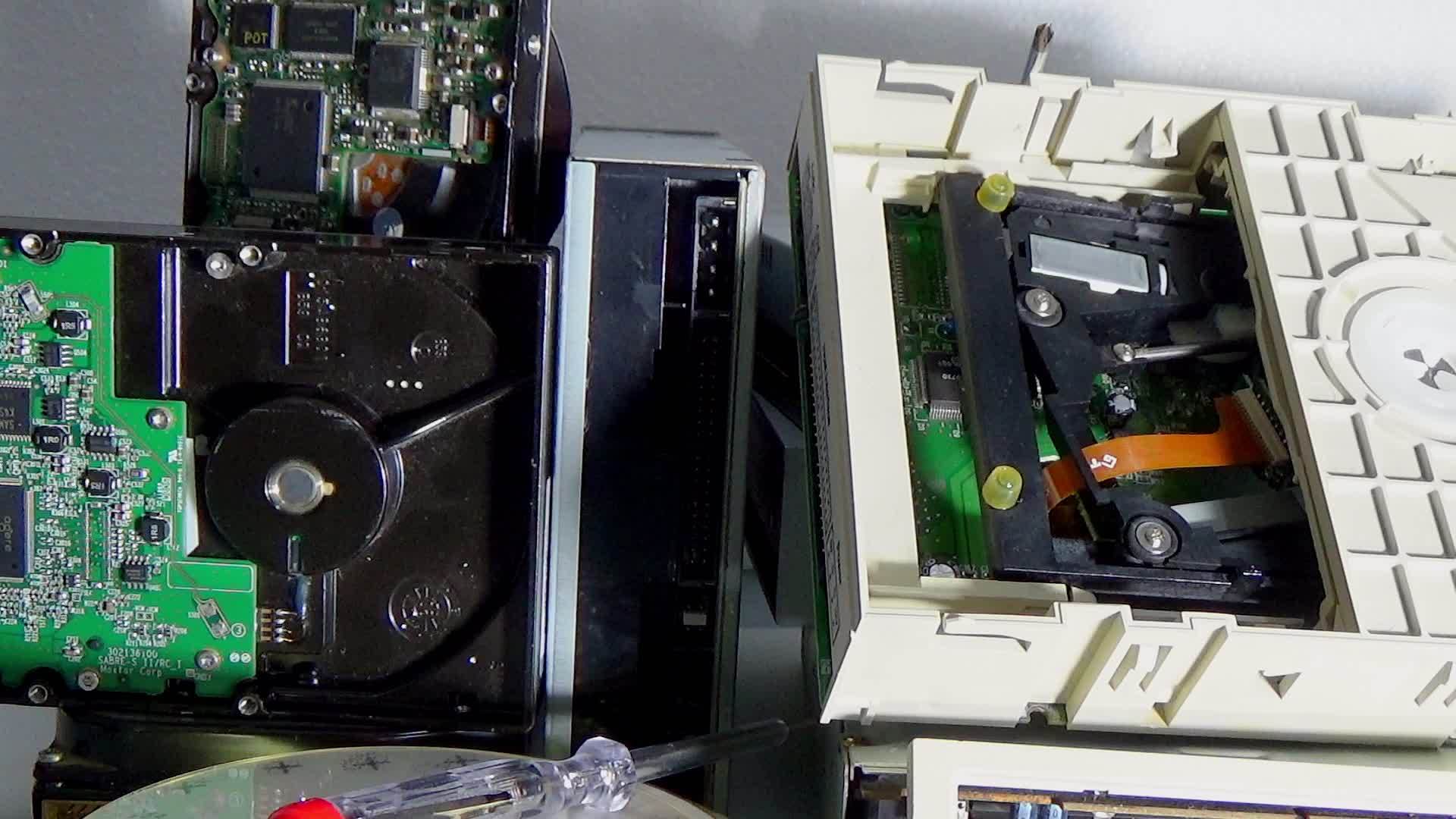 旧硬盘驱动器视频的预览图