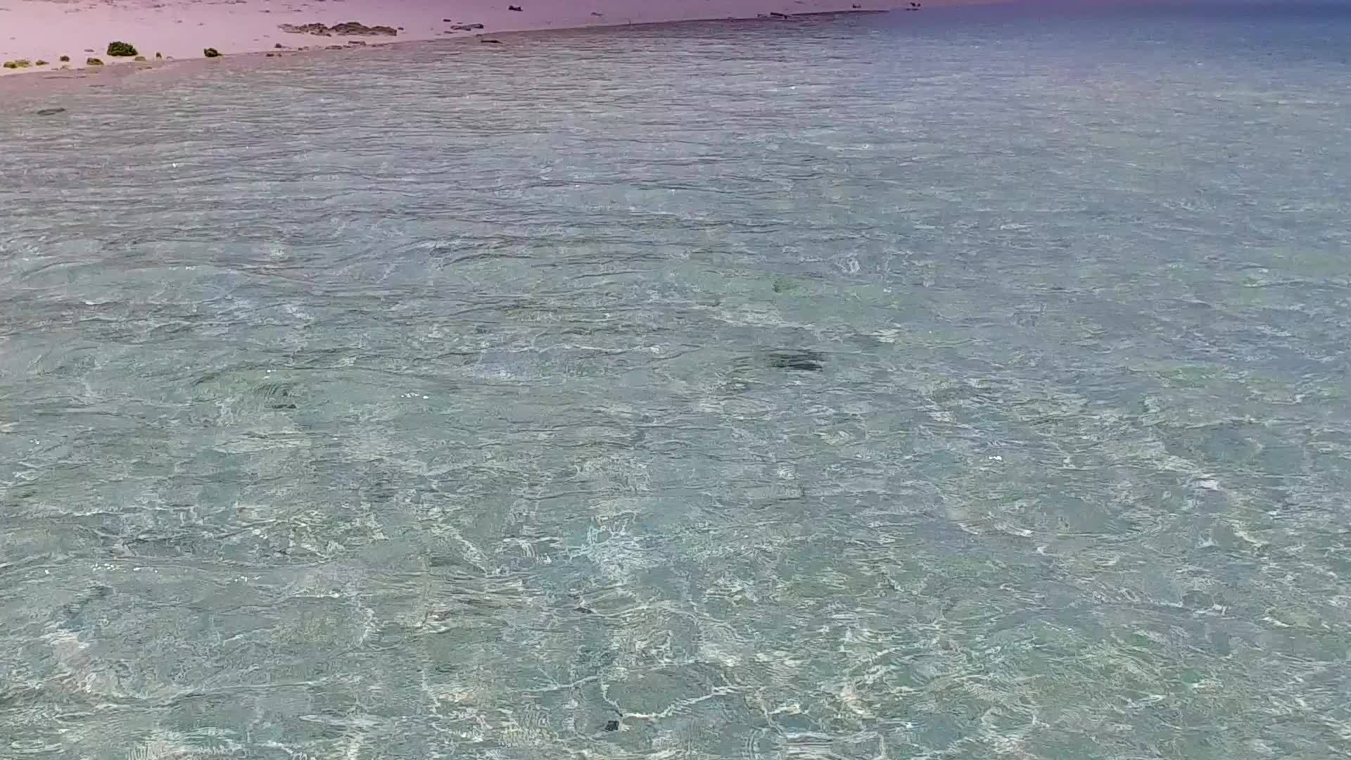 白沙海滨度假村附近视频的预览图