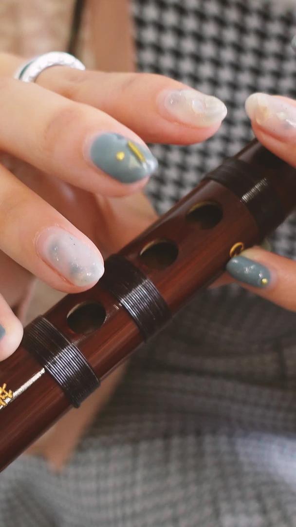 中国民族乐器笛子吹奏材料视频的预览图