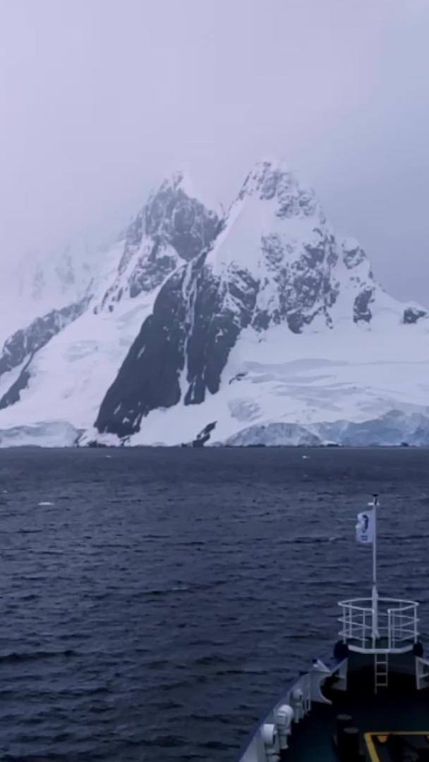 登陆南极破冰船视频的预览图