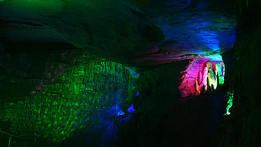 山东省临沂5A级旅游第一人称视角萤火虫水洞全景视频的预览图