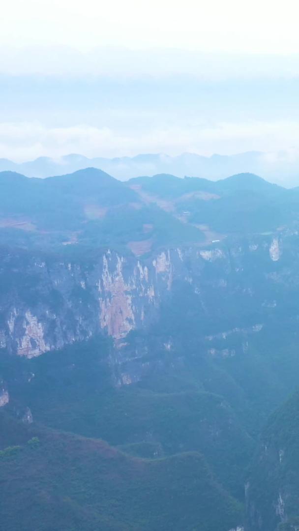航拍龙岗国家地质公园群山巍峨悬崖峭壁自然大自然视频的预览图