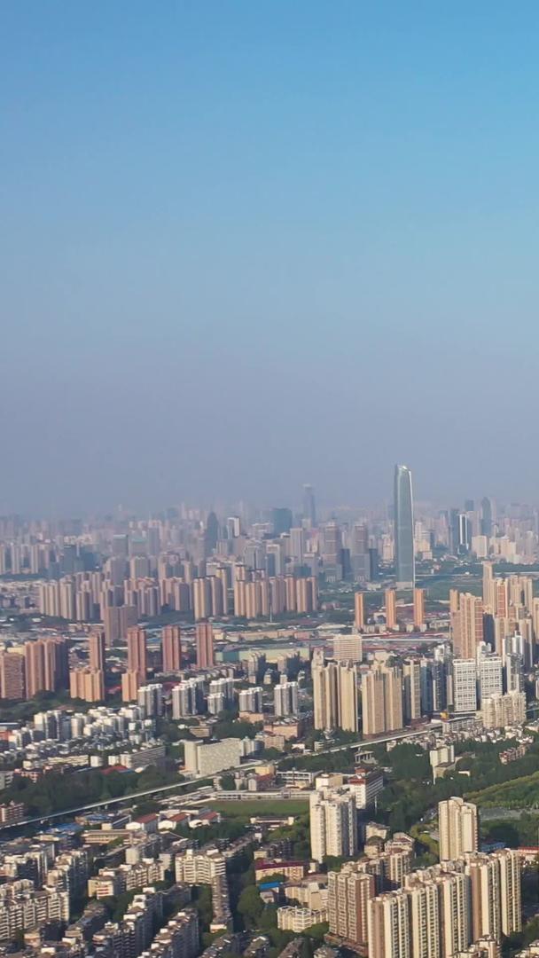 武汉汉口汉江湾城市航拍风景城市江景素材视频的预览图