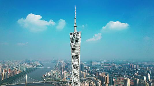 广州塔蓝天白云广州著名旅游景点广州地标视频的预览图