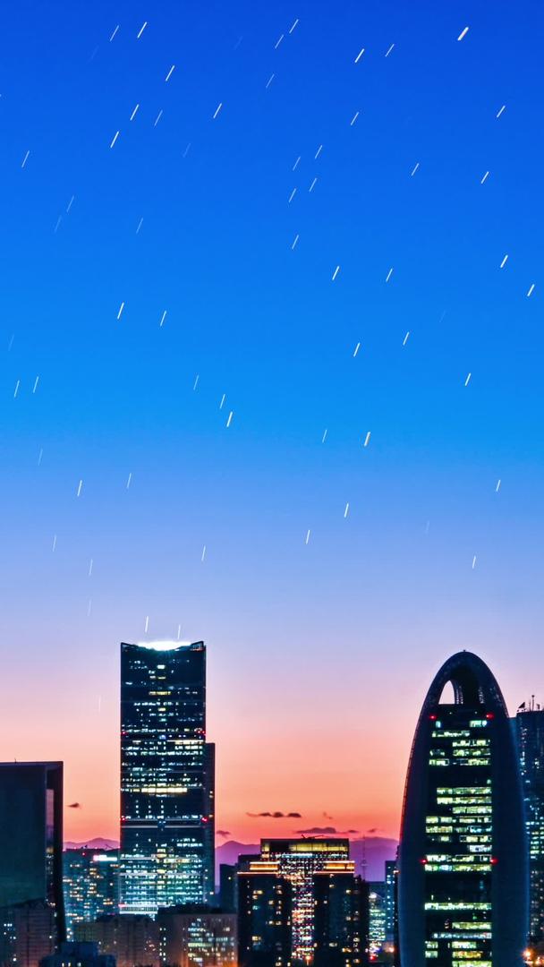 半环绕星轨的北京城市动态视频的预览图