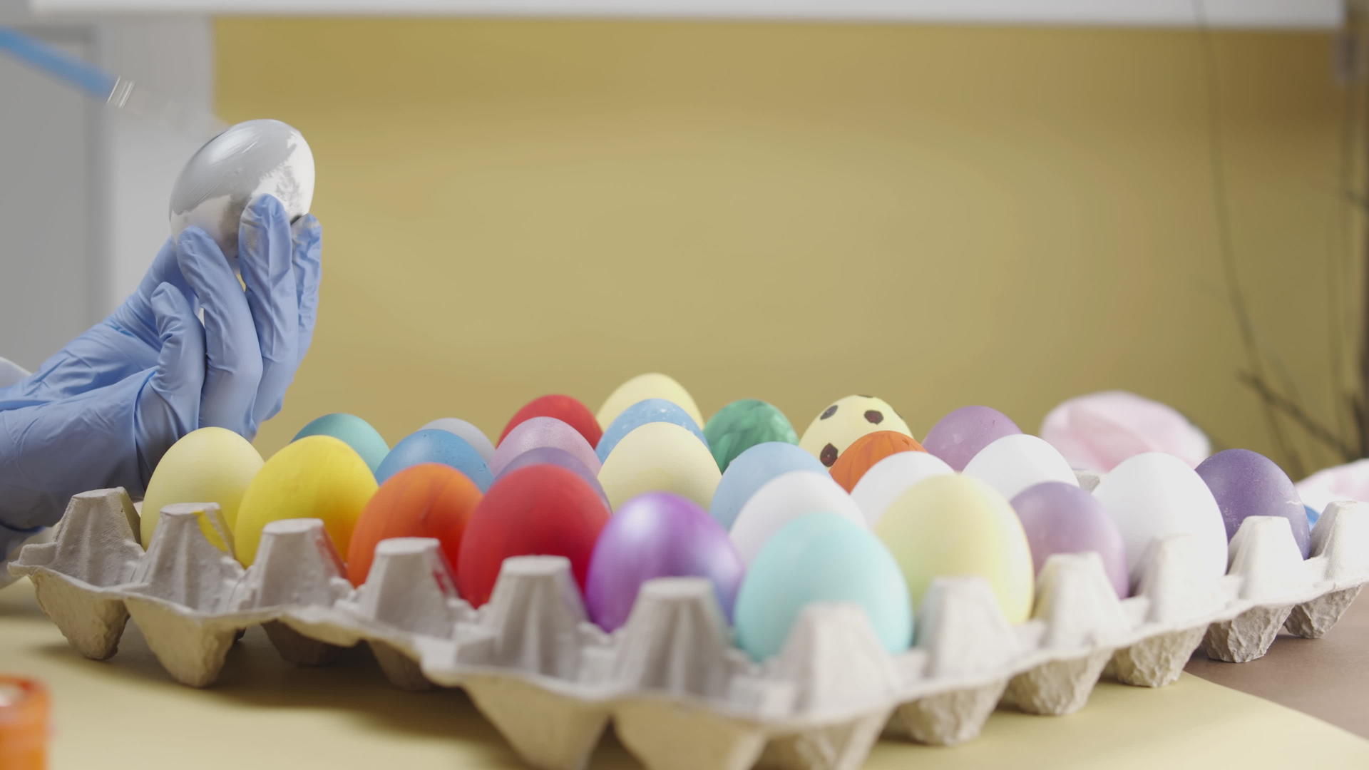 彩色的鸡蛋视频的预览图