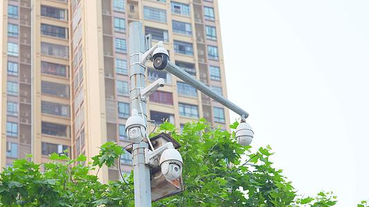 4k实拍街头交通安全监控摄像头视频的预览图