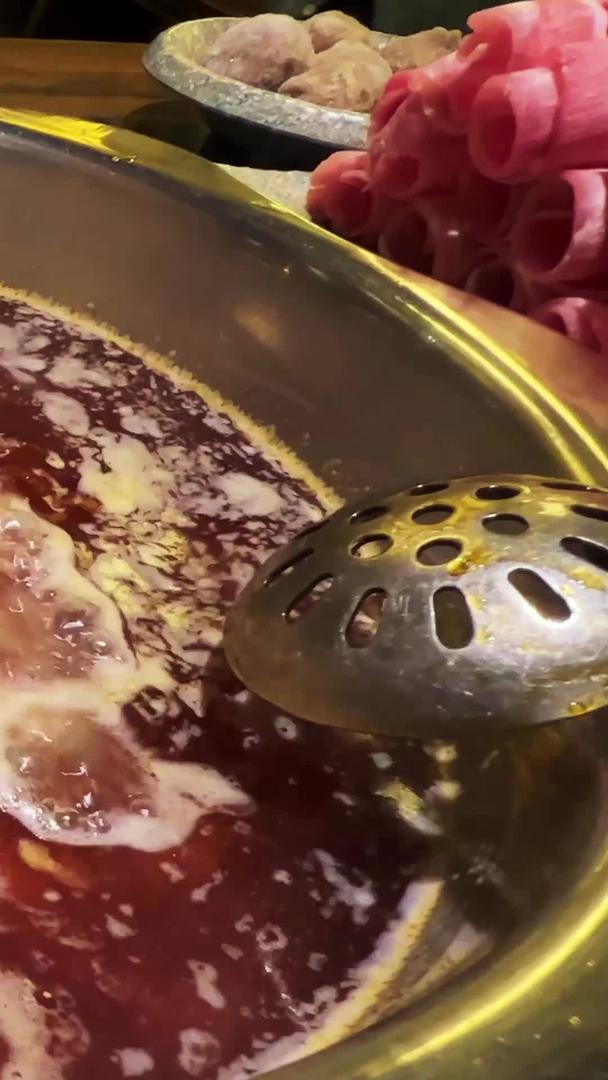 烹调中餐重庆火锅涮羊肉素材视频的预览图