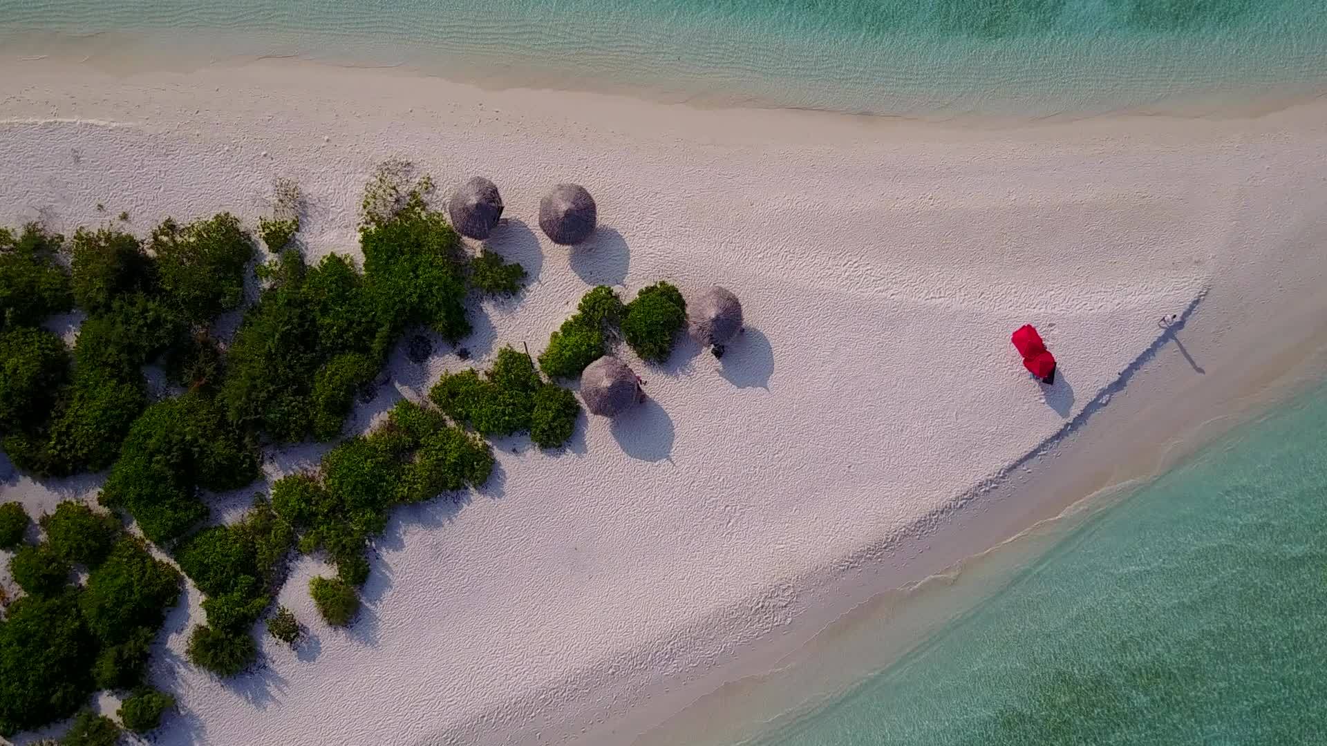 海洋岛屿海滩冒险的浪漫纹理在海滩附近有一个清晰的环礁湖视频的预览图