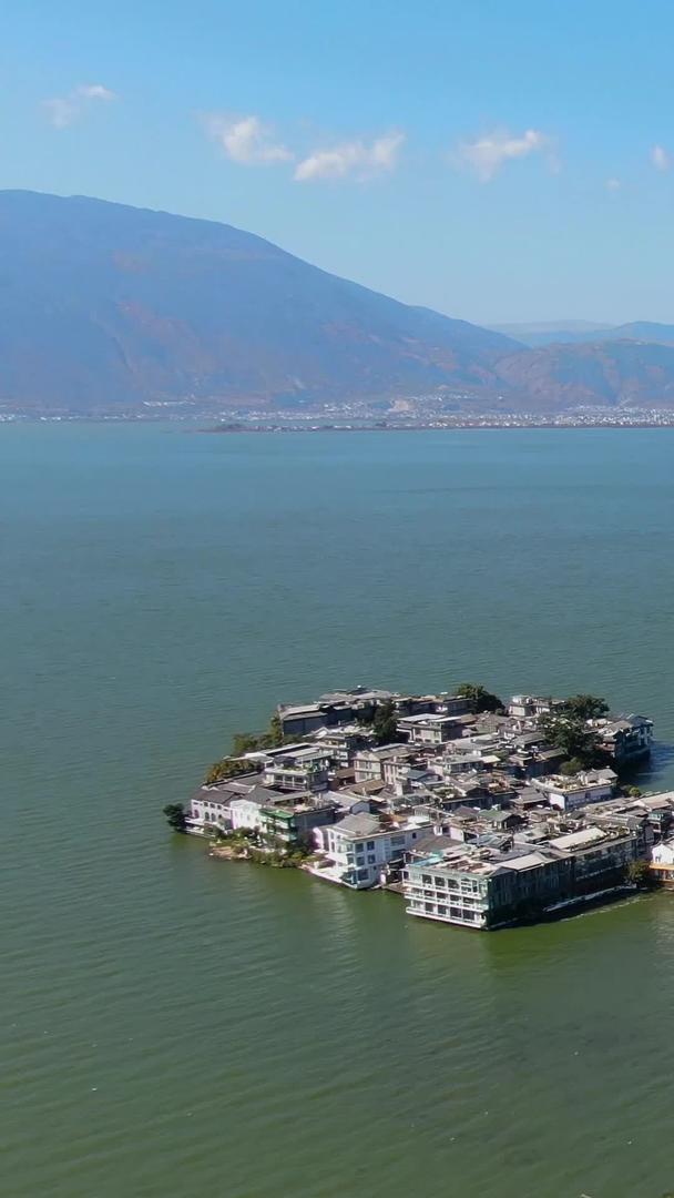 大理洱海湖泊村庄古镇航拍视频视频的预览图
