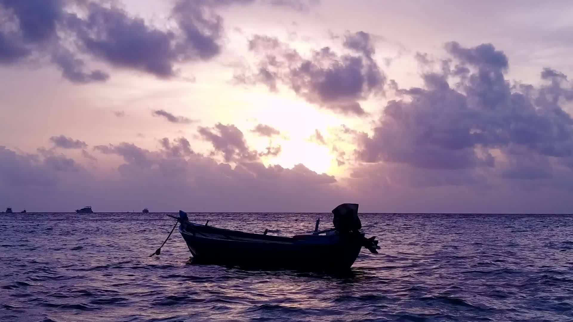黄昏时的海面视频的预览图