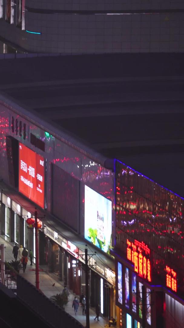 城市夜景轨道列车轻轨立体交通材料视频的预览图