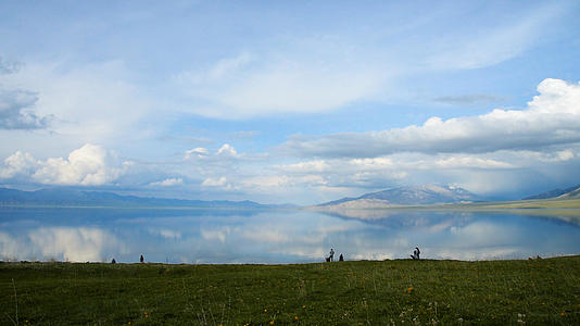 新疆赛里木湖云海风光视频的预览图