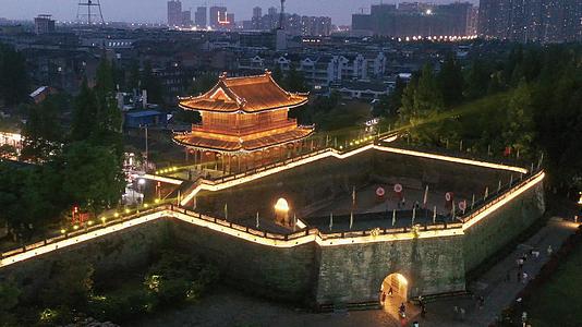 湖北荆州古城4A景区夜景航拍4K视频视频的预览图